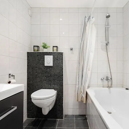 Large Close To - In Peaceful Area Apartamento Oslo