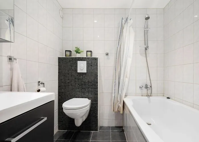 Large Close To - In Peaceful Area Apartamento Oslo